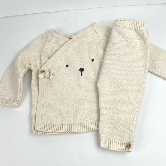 Marks & Spencer Cute Infant 2 Piece Set Natural Cotton Wrap Top and Bottoms Bear - Picture 4 of 15